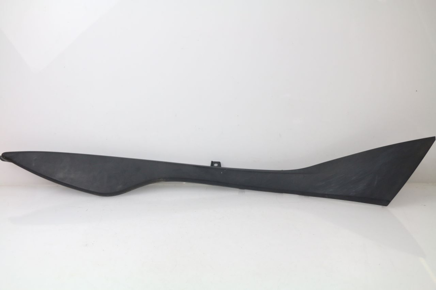 photo de TAPA BAJO ASIENTO DERECHO SUZUKI AN BURGMAN 400 (2006 - 2010)