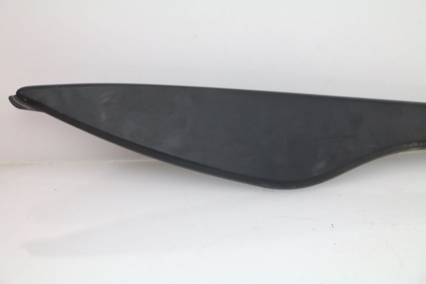 photo de TAPA BAJO ASIENTO DERECHO SUZUKI AN BURGMAN 400 (2006 - 2010)