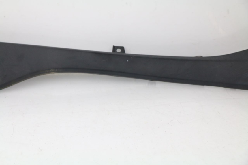 photo de TAPA BAJO ASIENTO DERECHO SUZUKI AN BURGMAN 400 (2006 - 2010)