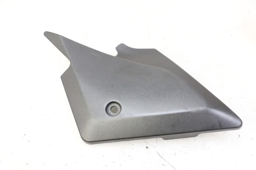 photo de TAPA BAJO ASIENTO DERECHO SUZUKI SV S 650 (2003 - 2009)