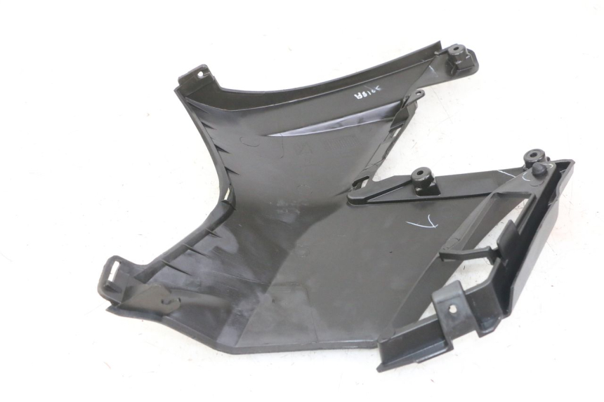 photo de TAPA DEBAJO DEL ASIENTO DERECHO APRILIA SXR 50 (2021 - 2023)