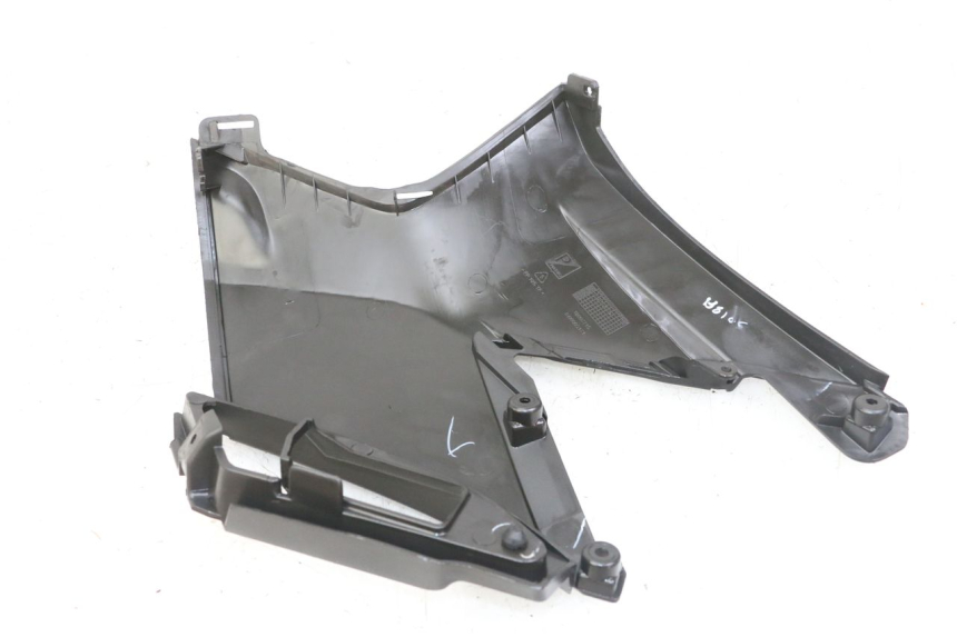 photo de TAPA DEBAJO DEL ASIENTO DERECHO APRILIA SXR 50 (2021 - 2023)