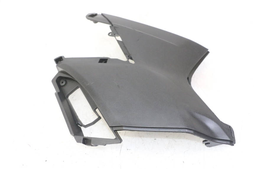 photo de TAPA DEBAJO DEL ASIENTO DERECHO APRILIA SXR 50 (2021 - 2023)