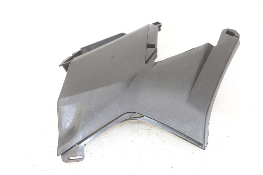 photo de TAPA DEBAJO DEL ASIENTO DERECHO APRILIA SXR 50 (2021 - 2023)
