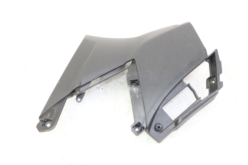 photo de TAPA DEBAJO DEL ASIENTO DERECHO APRILIA SXR 50 (2021 - 2023)