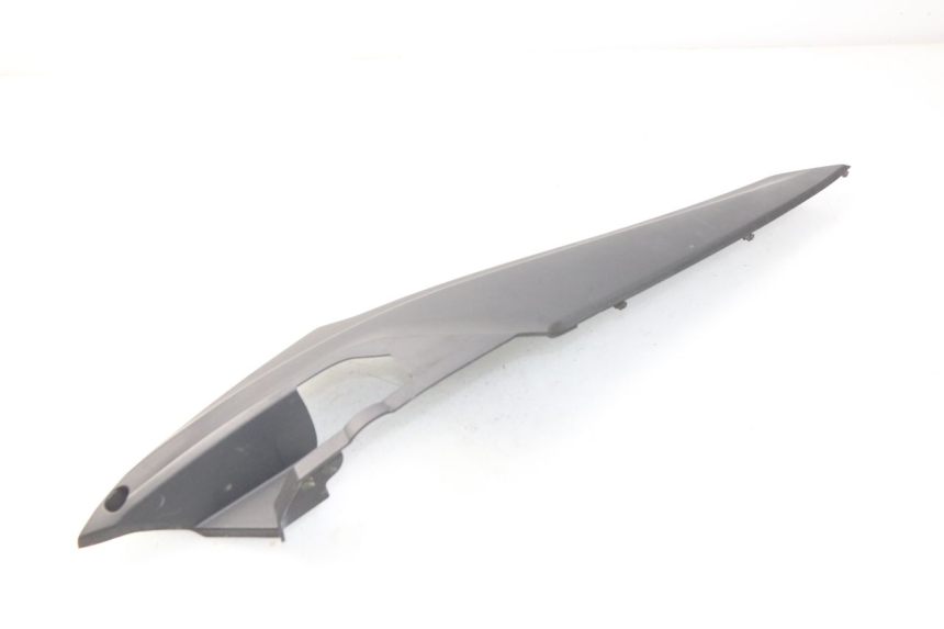 photo de TAPA BAJO ASIENTO DERECHO SYM JOYMAX 250 (2013 - 2017)