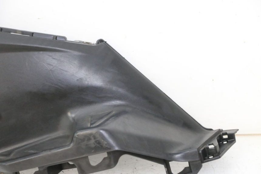 photo de TAPA BAJO EL ASIENTO DERECHO SYM ORBIT III 3 4T 50 (2018 - 2021)