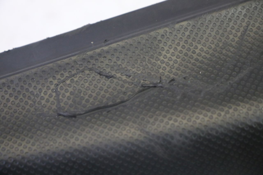 photo de TAPA BAJO ASIENTO DERECHO KSR TR SM 50 (2015 - 2018) - Detalle de la pieza