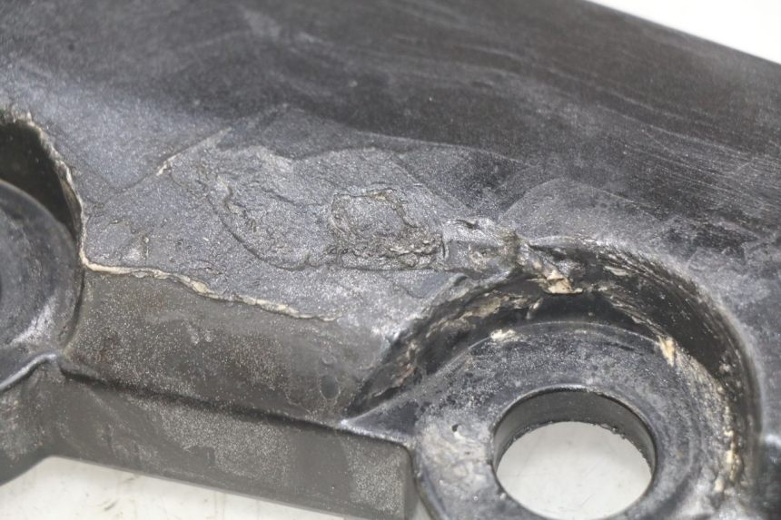 photo de TAPA BAJO EL ASIENTO DERECHO SYM WOLF SB 125 (2011 - 2018)