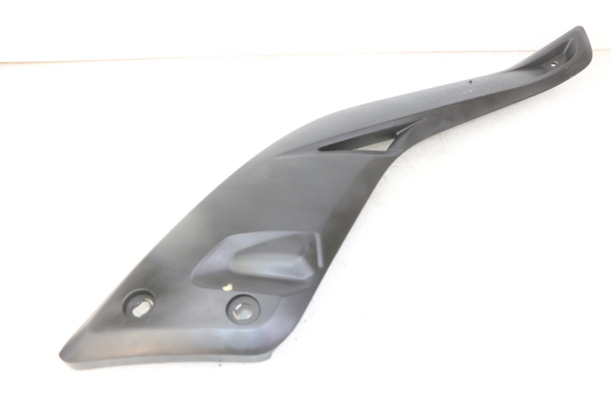 photo de TAPA BAJO EL ASIENTO DERECHO YAMAHA X-MAX XMAX 125 (2010 - 2014)