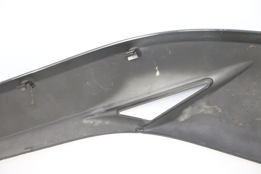 photo de TAPA BAJO EL ASIENTO DERECHO YAMAHA X-MAX XMAX 125 (2010 - 2014)