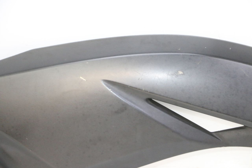 photo de TAPA BAJO EL ASIENTO DERECHO YAMAHA X-MAX XMAX 125 (2010 - 2014)