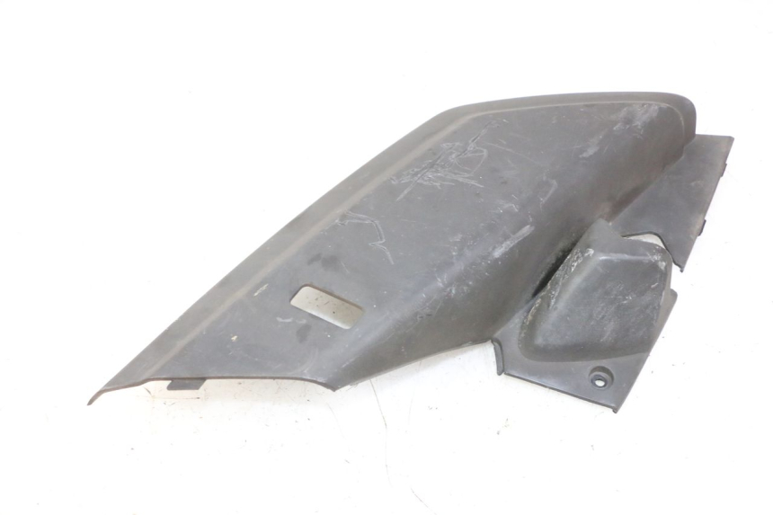 photo de TAPA BAJO EL ASIENTO DERECHO YAMAHA X-MAX XMAX 250 (2006 - 2009)