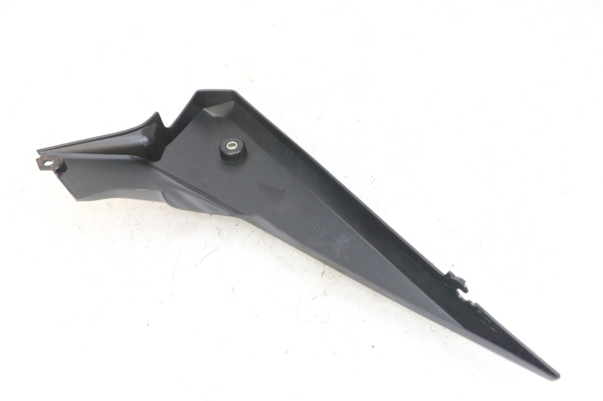 photo de TAPA BAJO ASIENTO DERECHO YAMAHA XJ6 ABS 600 (2008 - 2016)