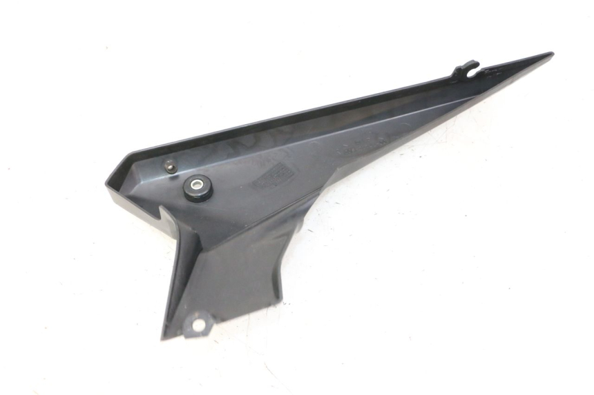 photo de TAPA BAJO ASIENTO DERECHO YAMAHA XJ6 ABS 600 (2008 - 2016)