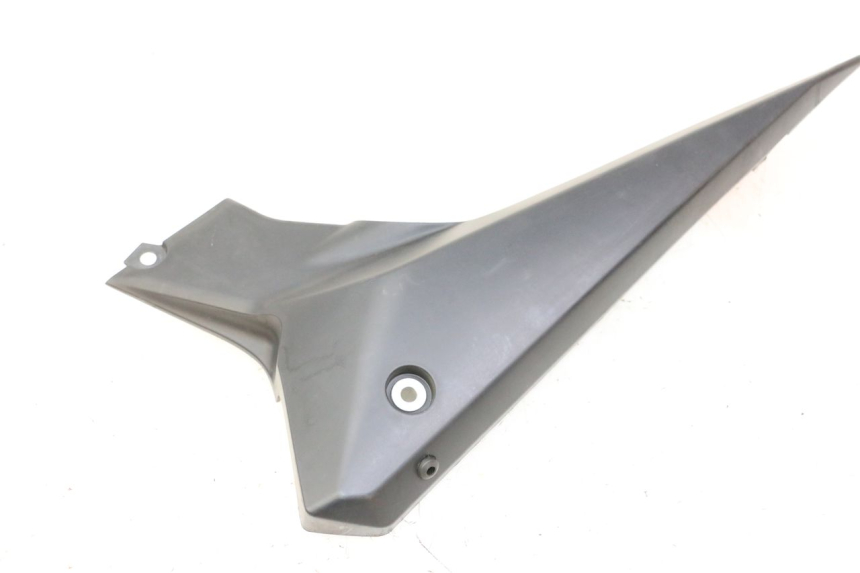 photo de TAPA BAJO ASIENTO DERECHO YAMAHA XJ6 ABS 600 (2008 - 2016)