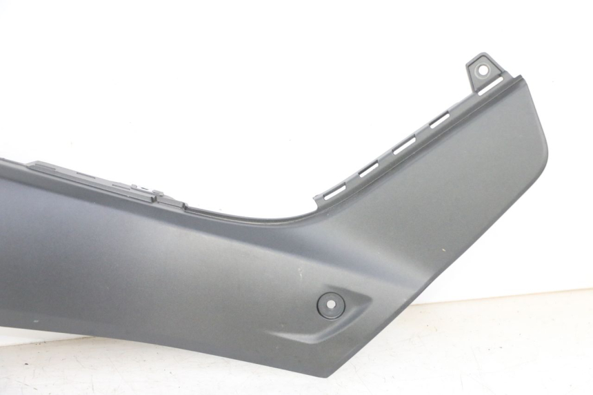 photo de TAPA BAJO ASIENTO DERECHO YAMAHA XMAX X-MAX 125 (2021 - 2025)