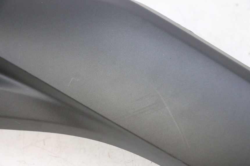 photo de TAPA BAJO ASIENTO DERECHO YAMAHA XMAX X-MAX 125 (2021 - 2025)
