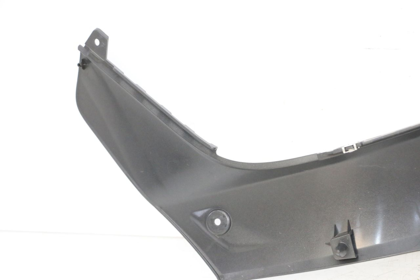 photo de TAPA BAJO ASIENTO DERECHO YAMAHA XMAX X-MAX 125 (2021 - 2025)