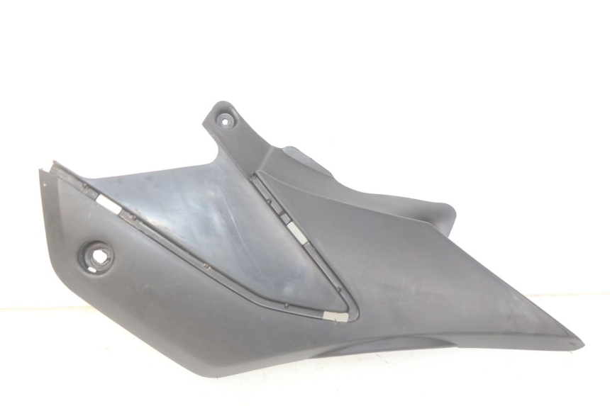 photo de TAPA BAJO EL ASIENTO DERECHO HONDA XR L 125 (2003 - 2007)