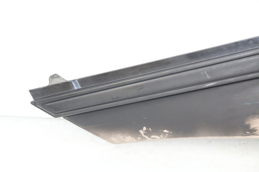 photo de TAPA DEBAJO DEL ASIENTO DERECHO YAMAHA FJ 3CX 1200 (1986 - 1996)