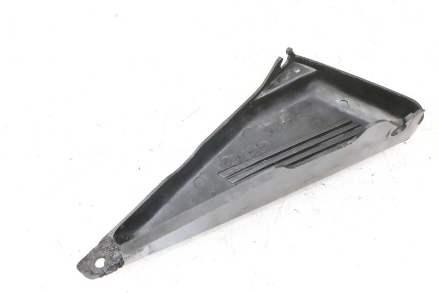 photo de TAPA BAJO ASIENTO DERECHO YAMAHA FZS FAZER 600 (2001 - 2003)