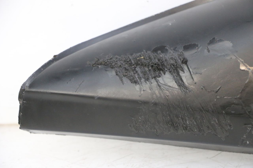 photo de TAPA BAJO ASIENTO DERECHO YAMAHA TZR 50 (2008 - 2016)