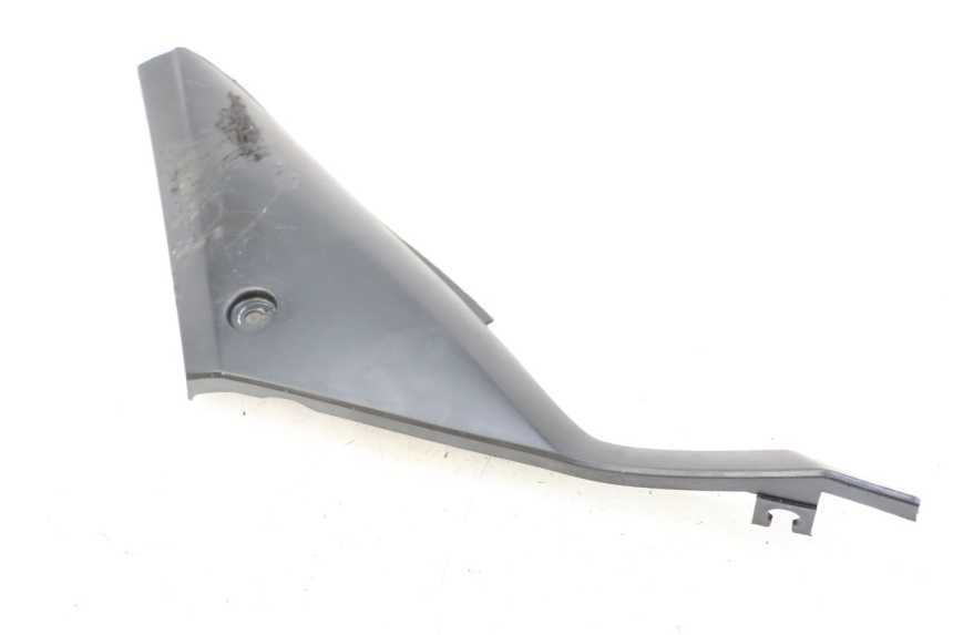 photo de TAPA BAJO ASIENTO DERECHO YAMAHA TZR 50 (2008 - 2016)