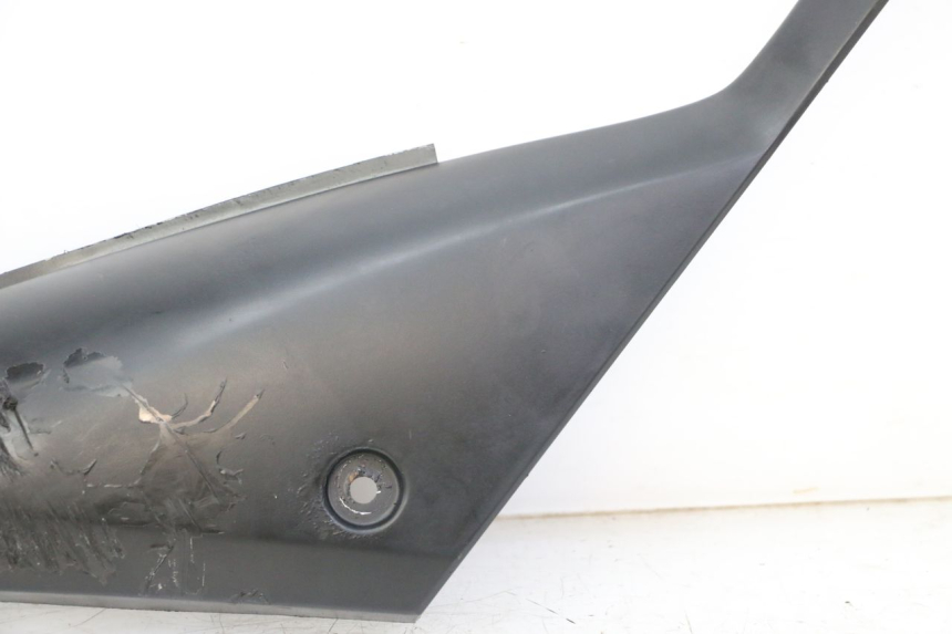 photo de TAPA BAJO ASIENTO DERECHO YAMAHA TZR 50 (2008 - 2016)