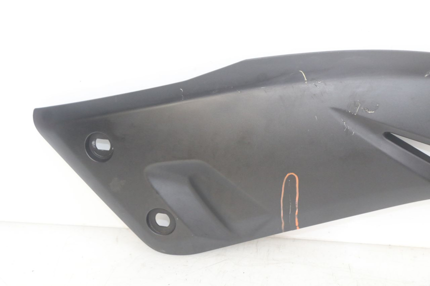 photo de TAPA BAJO EL ASIENTO DERECHO YAMAHA X-MAX XMAX 125 (2010 - 2014)