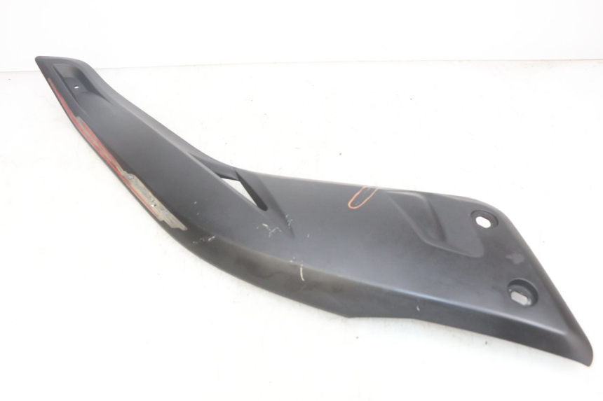 photo de TAPA BAJO EL ASIENTO DERECHO YAMAHA X-MAX XMAX 125 (2010 - 2014)