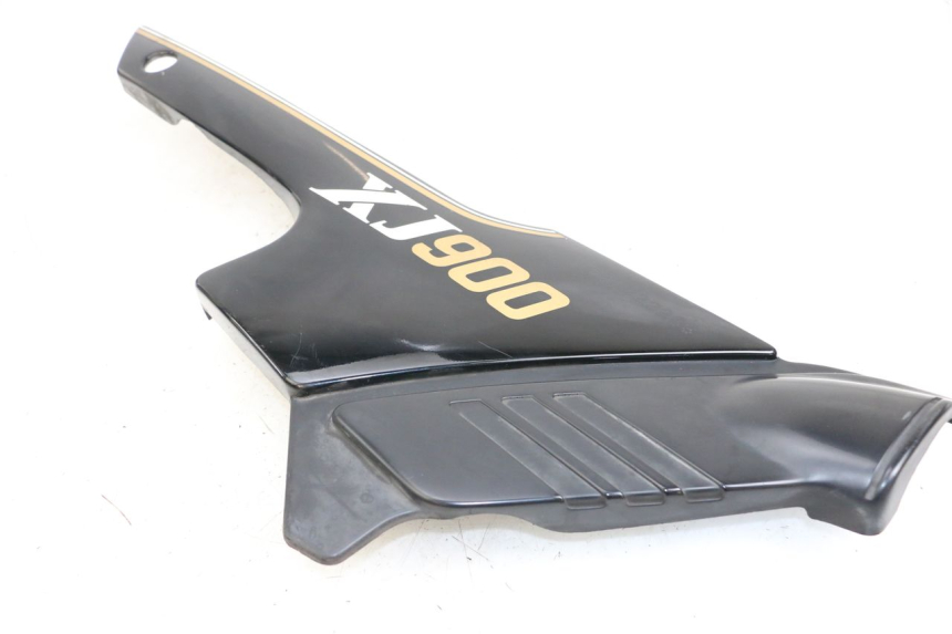 photo de TAPA BAJO ASIENTO DERECHO YAMAHA XJ F 900 (1983 - 1994)