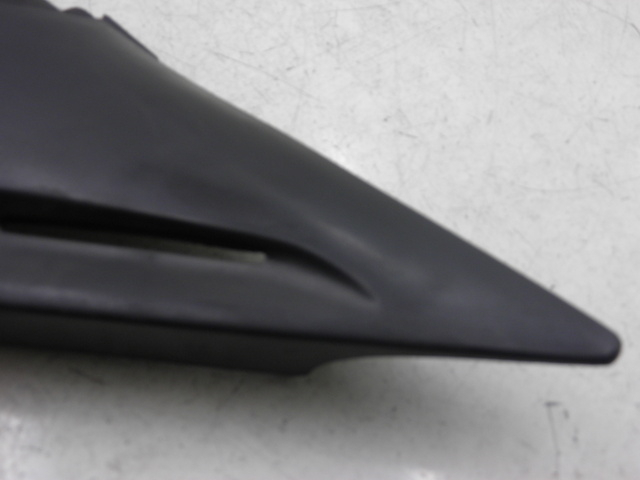 photo de TAPA BAJO ASIENTO DERECHO YAMAHA XJS DIVERSION 600 (2000 - 2003)