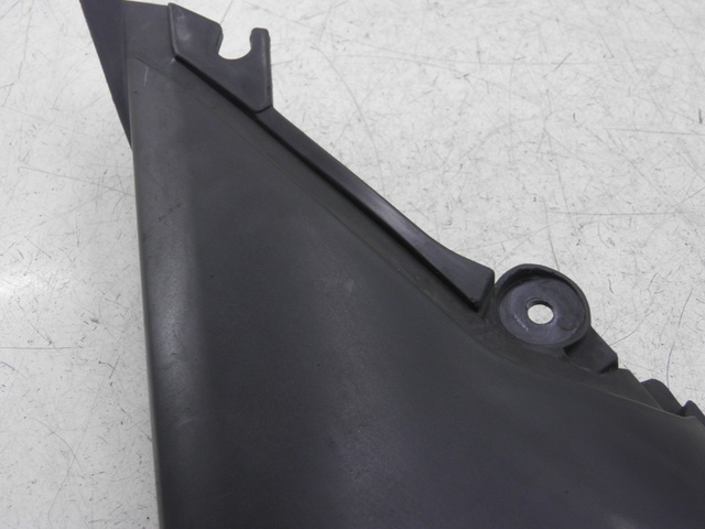photo de TAPA BAJO ASIENTO DERECHO YAMAHA XJS DIVERSION 600 (2000 - 2003)