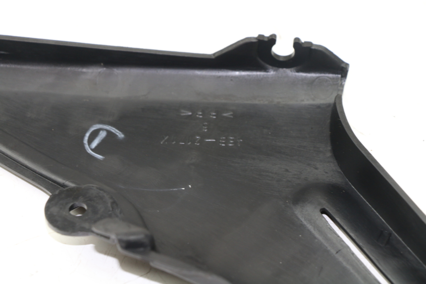 photo de TAPA BAJO ASIENTO DERECHO YAMAHA XJS DIVERSION 600 (2000 - 2003)