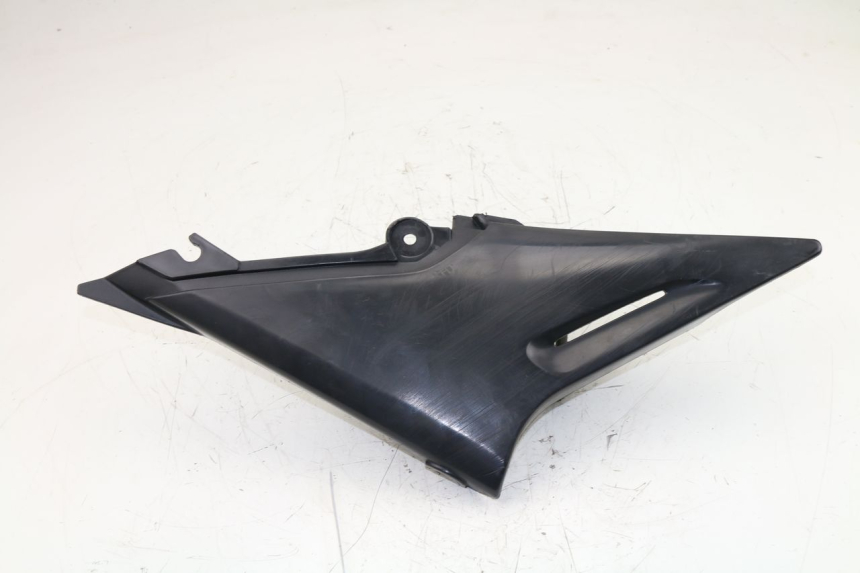 photo de TAPA BAJO ASIENTO DERECHO YAMAHA XJS DIVERSION 600 (1997 - 1999)