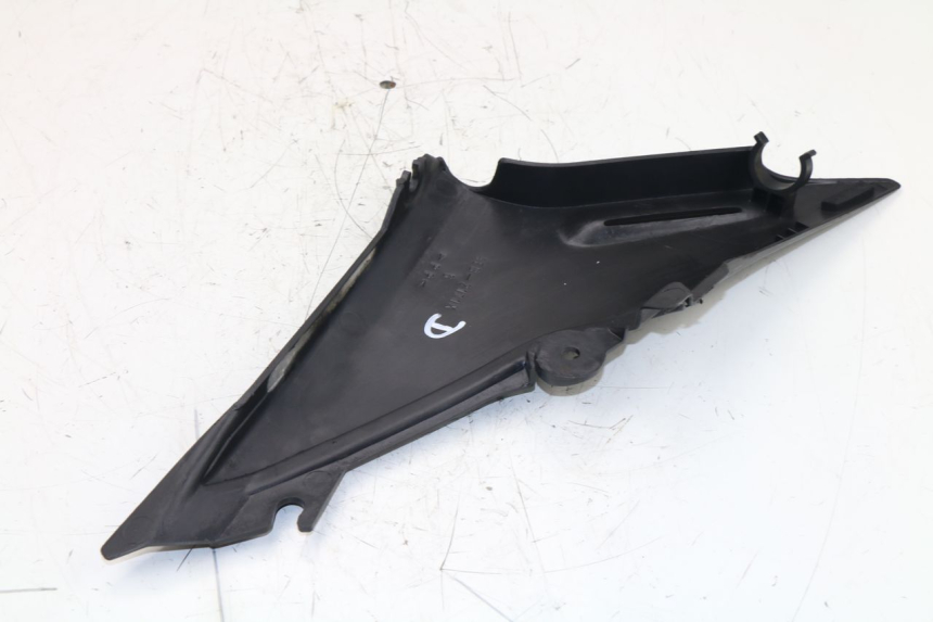 photo de TAPA BAJO ASIENTO DERECHO YAMAHA XJS DIVERSION 600 (1997 - 1999)