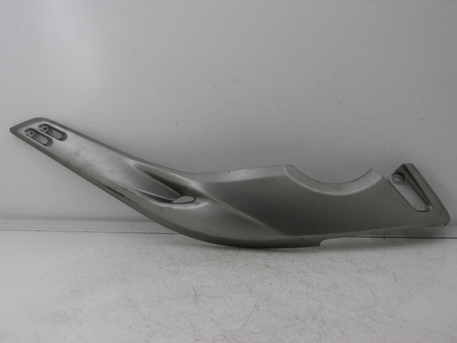 photo de TAPA BAJO ASIENTO DERECHO YAMAHA XP T-MAX TMAX 500 (2004 - 2007)