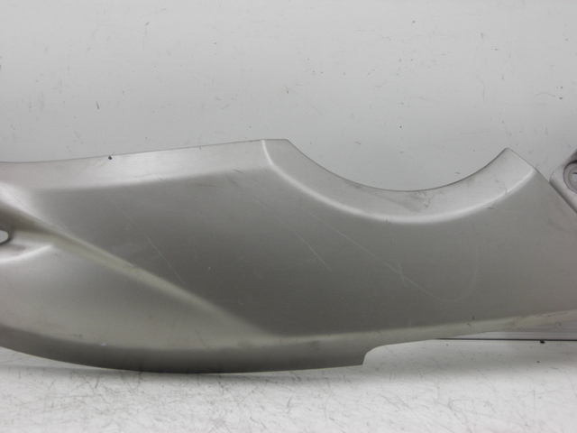 photo de TAPA BAJO ASIENTO DERECHO YAMAHA XP T-MAX TMAX 500 (2004 - 2007)