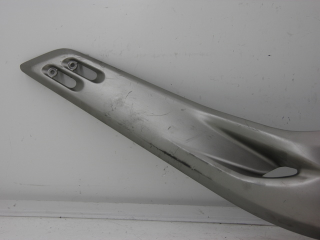 photo de TAPA BAJO ASIENTO DERECHO YAMAHA XP T-MAX TMAX 500 (2004 - 2007)