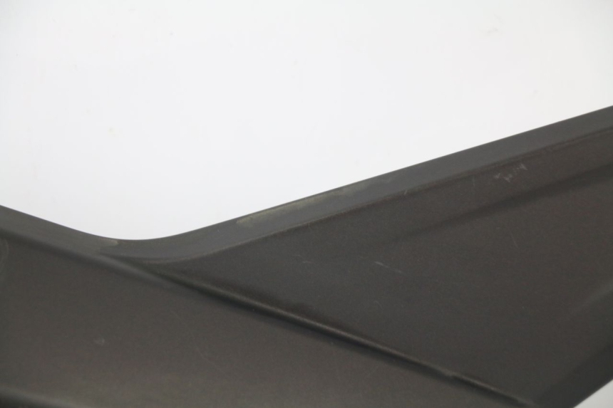 photo de TAPA BAJO ASIENTO DERECHO YAMAHA XP T-MAX TMAX ABS 530 (2012 - 2015)