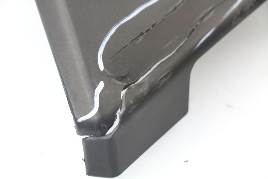 photo de TAPA BAJO ASIENTO DERECHO YAMAHA XP T-MAX TMAX ABS 530 (2012 - 2015)