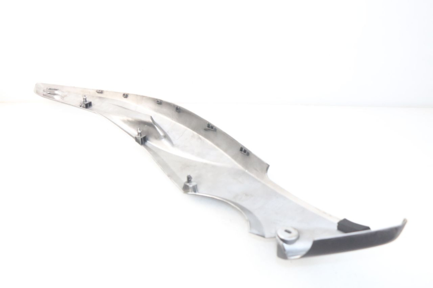 photo de TAPA BAJO EL ASIENTO DERECHO YAMAHA XP T-MAX TMAX ABS 500 (2004 - 2007)