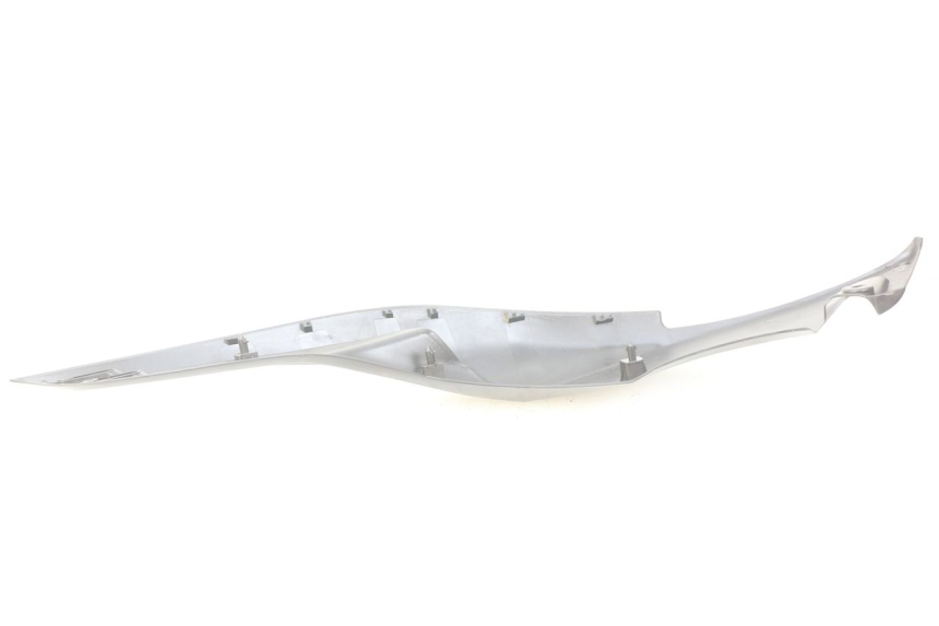 photo de TAPA BAJO EL ASIENTO DERECHO YAMAHA XP T-MAX TMAX ABS 500 (2004 - 2007)