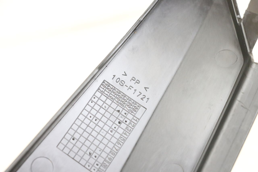 photo de TAPA BAJO EL ASIENTO DERECHO YAMAHA XT X 660 (2004 - 2016)