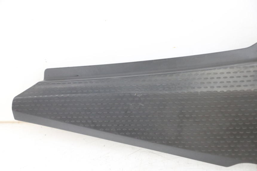 photo de TAPA BAJO EL ASIENTO DERECHO YAMAHA XT X 660 (2004 - 2016)