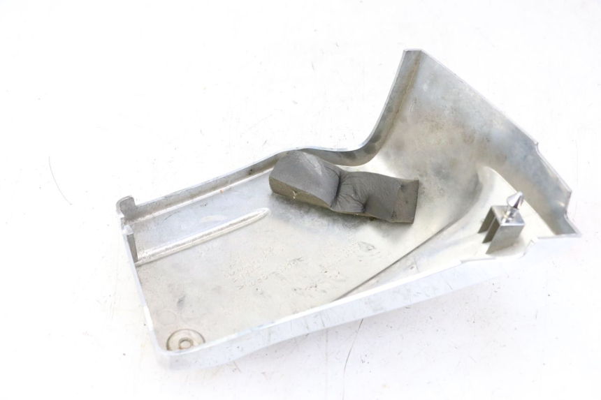 photo de TAPA BAJO ASIENTO DERECHO YAMAHA XVS DRAG STAR DRAGSTAR 650 (1997 - 2007)