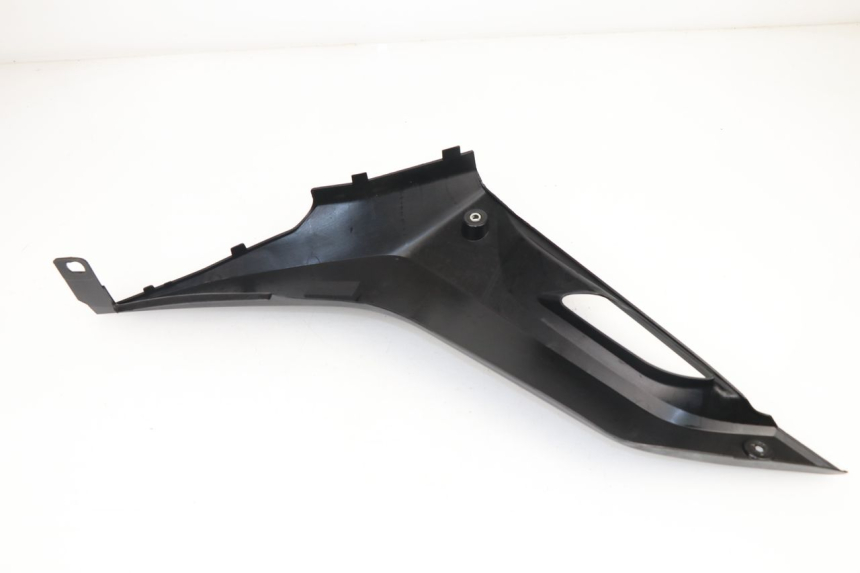 photo de TAPA BAJO ASIENTO DERECHO YAMAHA YZF R 125 (2008 - 2013)