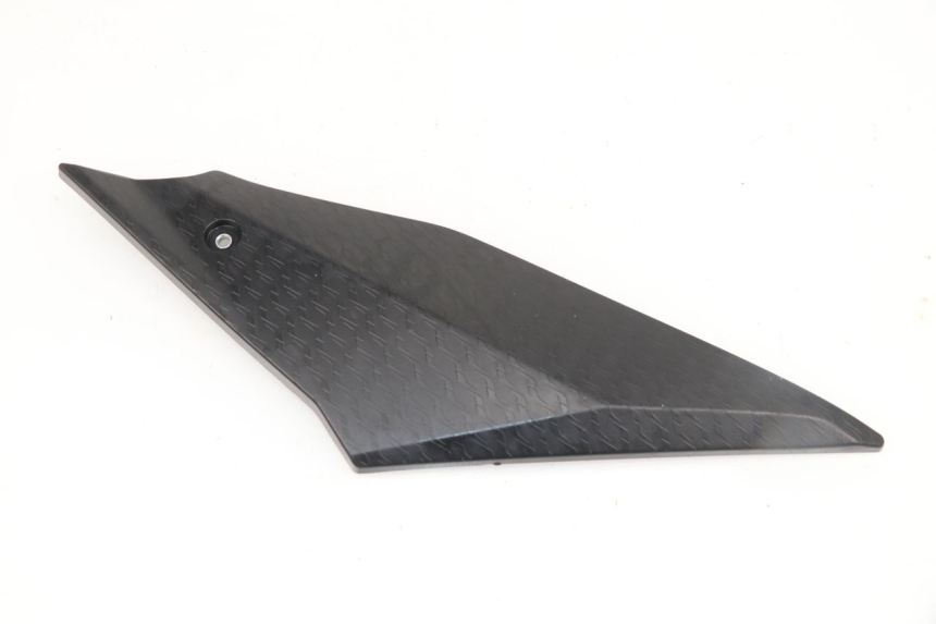 photo de TAPA BAJO ASIENTO DERECHO YAMAHA YZF R1M R1 M 1000 (2015 - 2020)