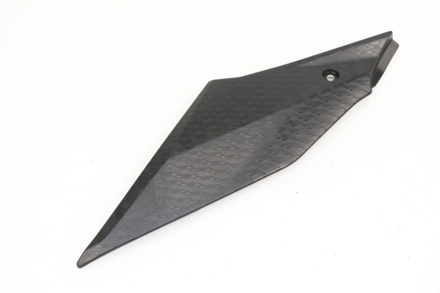 photo de TAPA BAJO ASIENTO DERECHO YAMAHA YZF R1M R1 M 1000 (2015 - 2020)